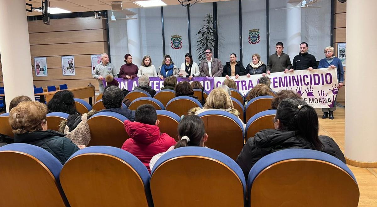 Concentración contra el crimen machista de Mos en Moaña.