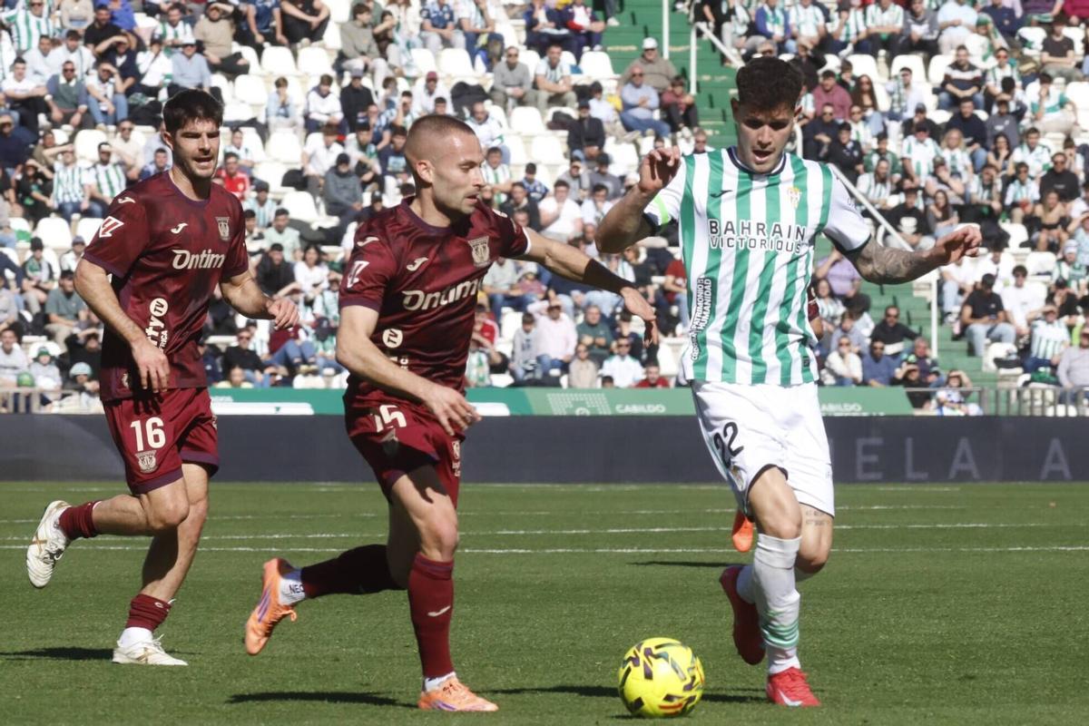 Trilli durante un partido esta temporada con el Córdoba CF