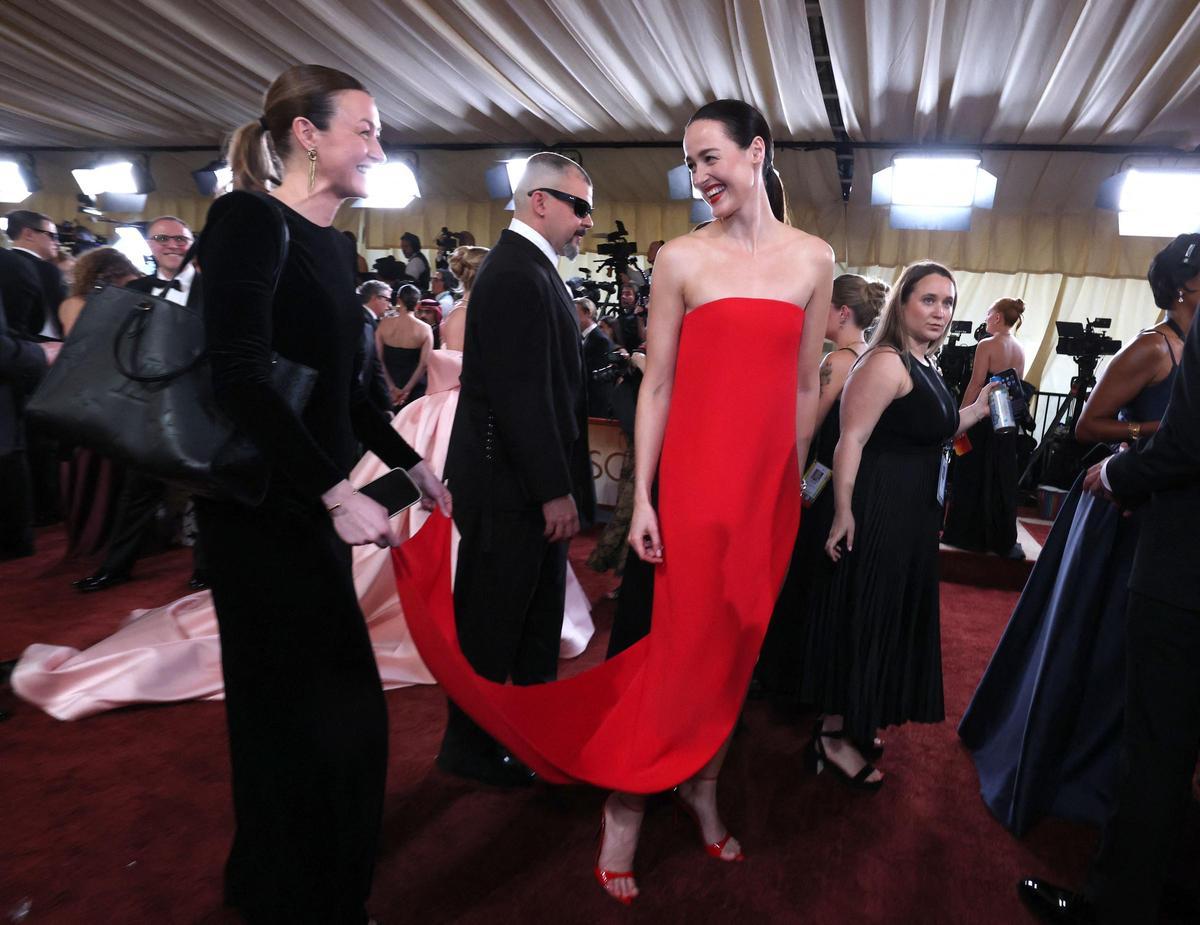 La actriz noruega Renate Reinsve, a su llegada a la gala.