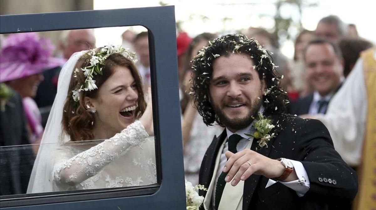 zentauroepp43930168 actors kit harington and rose leslie react as they leave aft181127140830 zentauroepp43930168 actors kit harington and rose leslie react as they leave aft181127140830