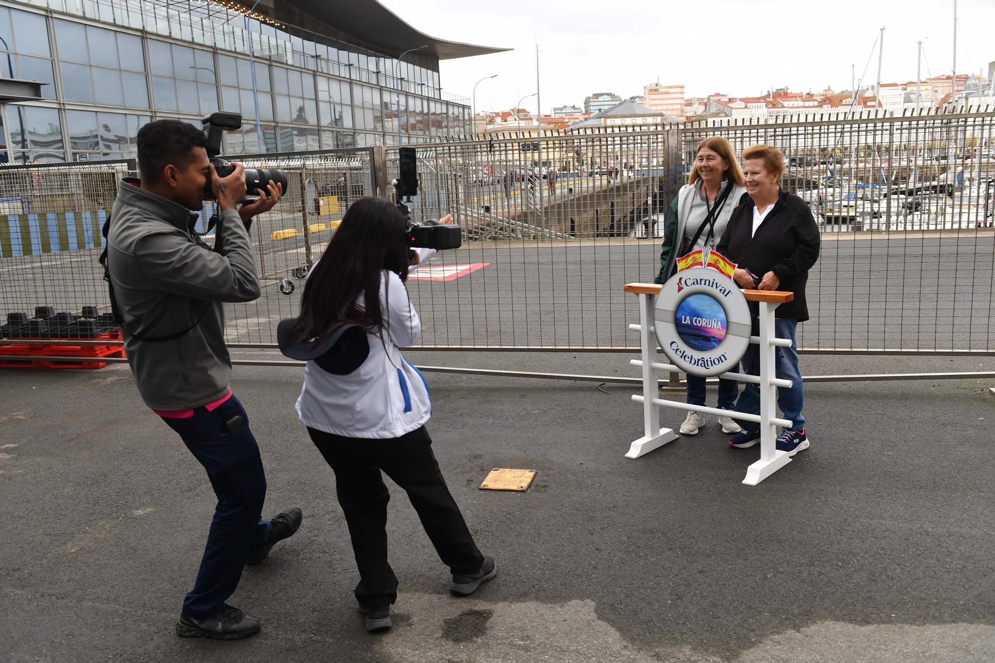 El crucero 'Carnival Celebration' hace su primera escala en A Coruña