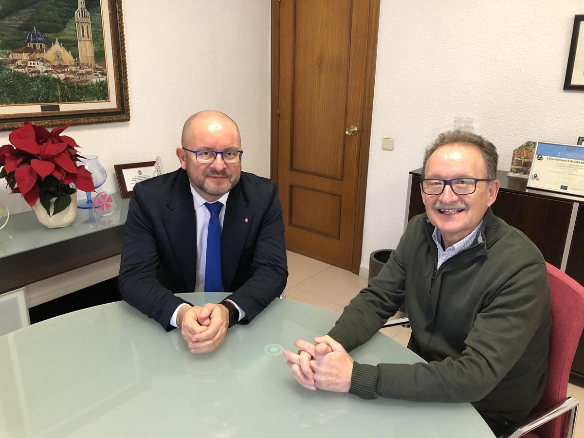 El embajador Juraj Tomaga ha visitado la localidad y se ha reunido con el alcalde, Francisco Juan, para comenzar a planificar los actos.