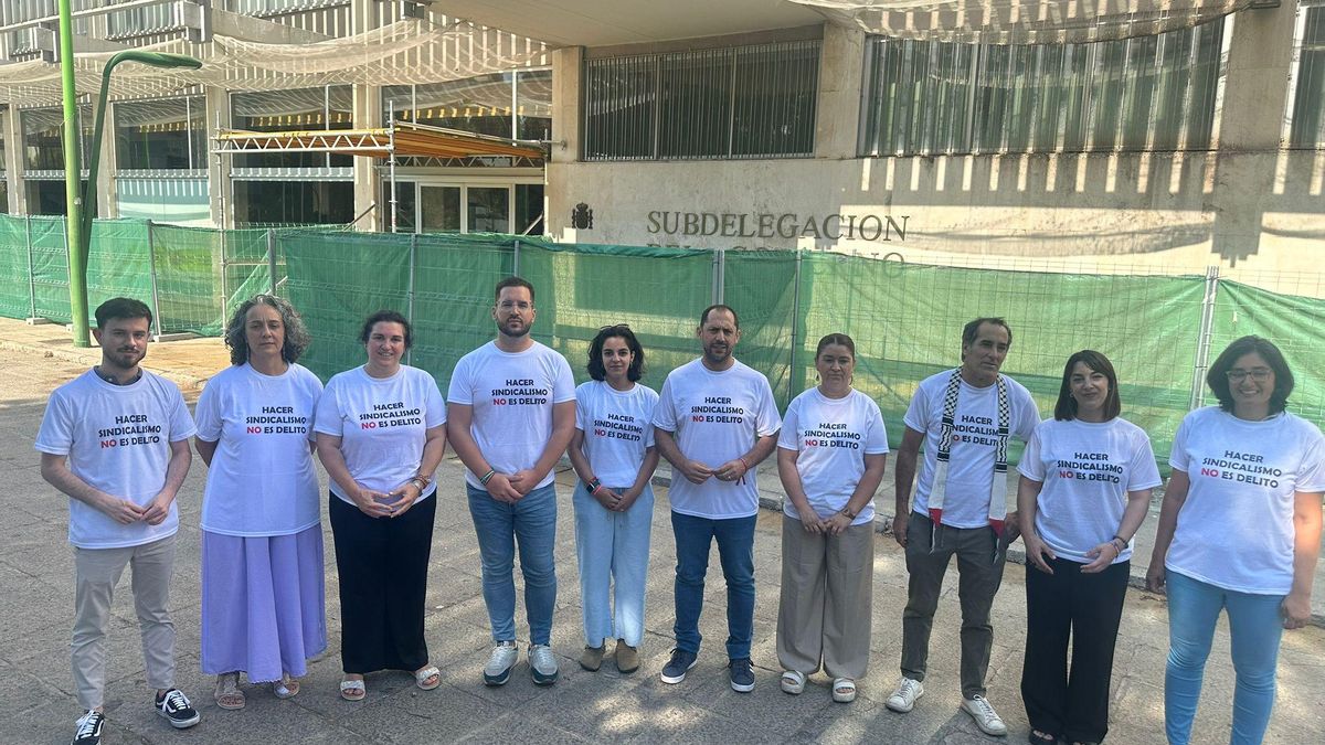 Miembros de IU en Córdoba en defensa de los sindicalistas condenados.