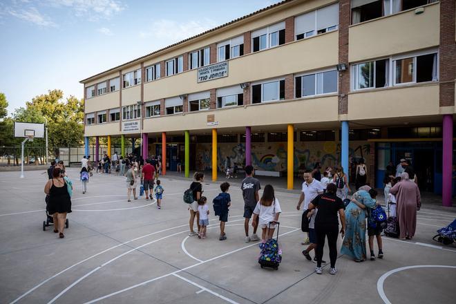 Padres afectados por la eliminación del programa de lengua árabe en Aragón critican la medida del Gobierno: "Están perjudicando a nuestros hijos"