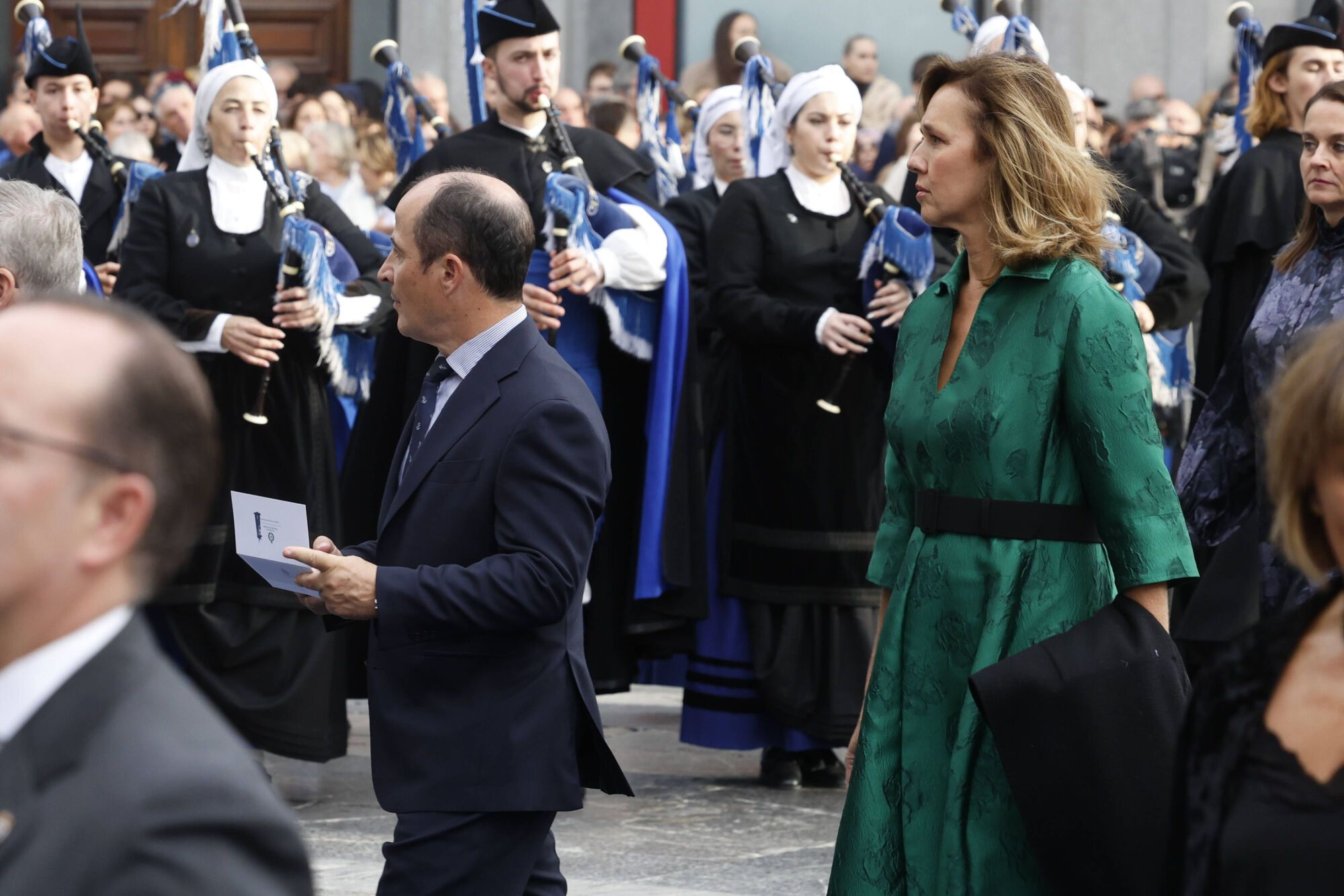  Así fue la llegada de los invitados a los premios "Princesa de Asturias" y su paso por la alfombra azul