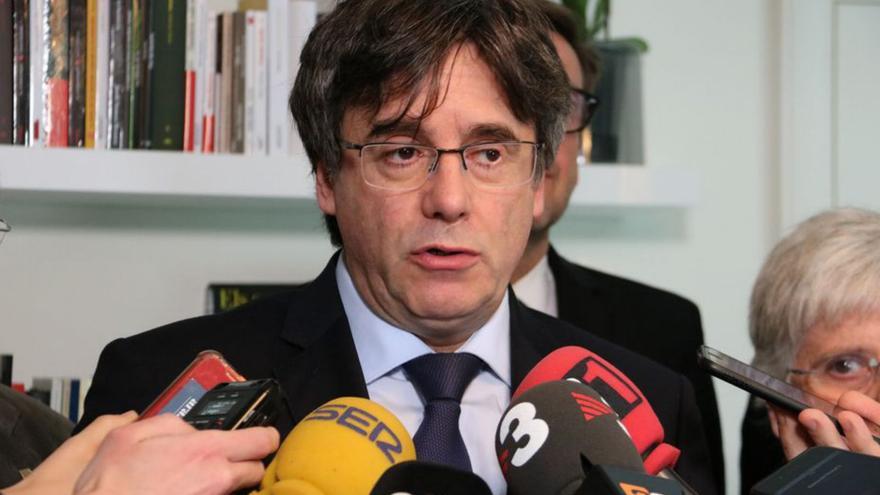 Puigdemont reclama a Llarena que informi la Interpol de la suspensió de les euroordres