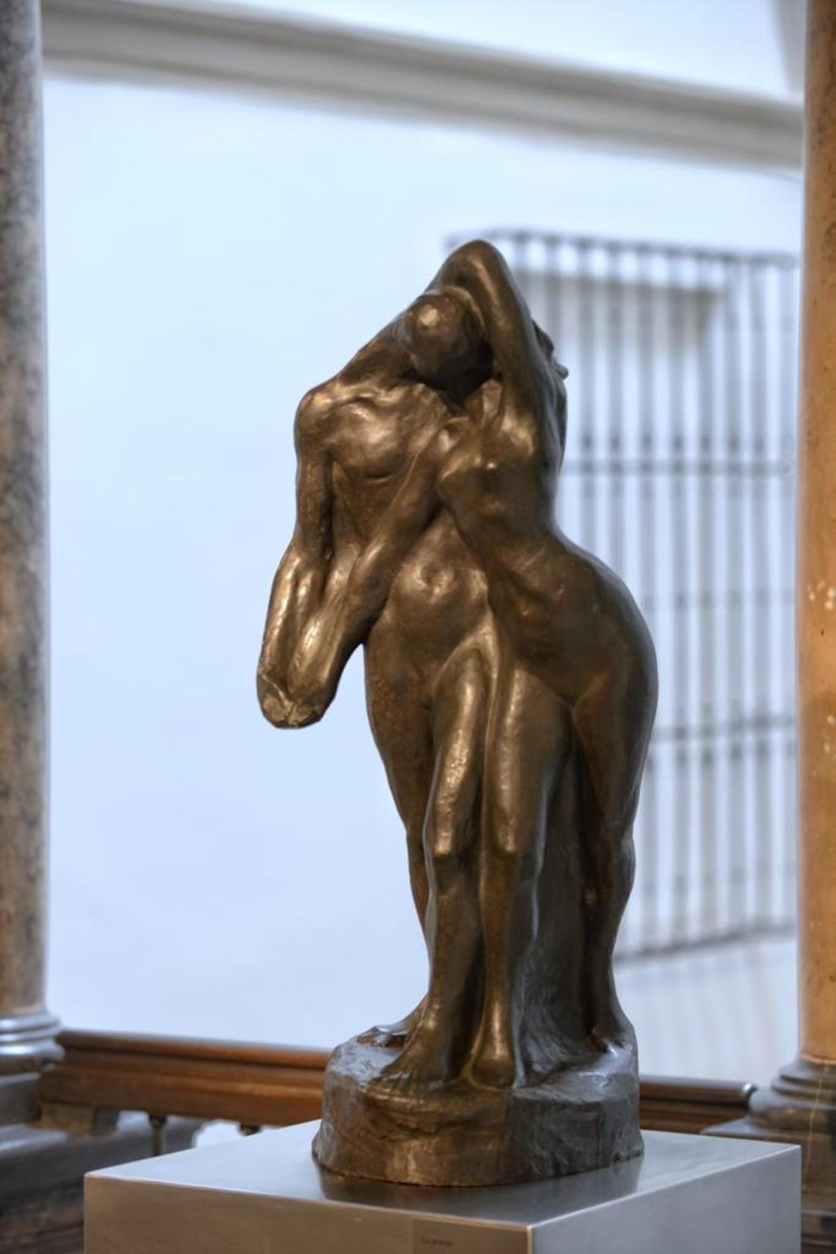 La escultura 'La pareja', de Pablo Gargallo, en su museo.