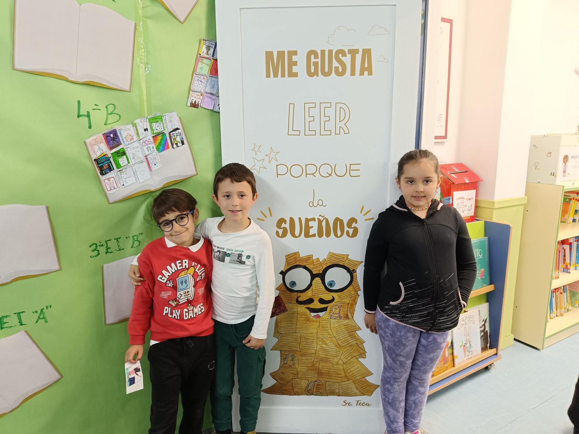 Los alumnos del colegio La Fresneda conocen su nueva biblioteca