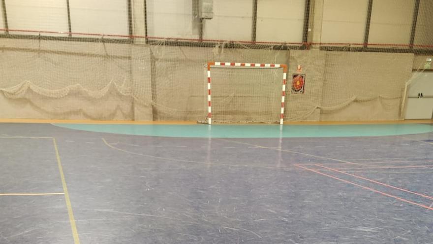 Las goteras de la Ciudad Deportiva dejan sin fútbol y baloncesto a los usuarios cuando llueve en Mérida