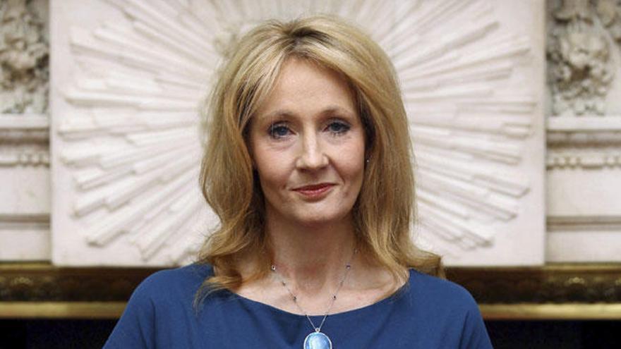 La escritora  J.K. Rowling.