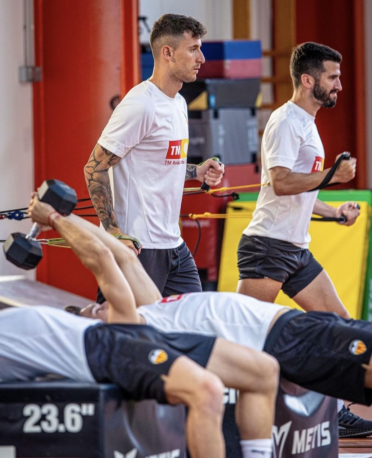 Dani Raba se ejercita junto a Gayà