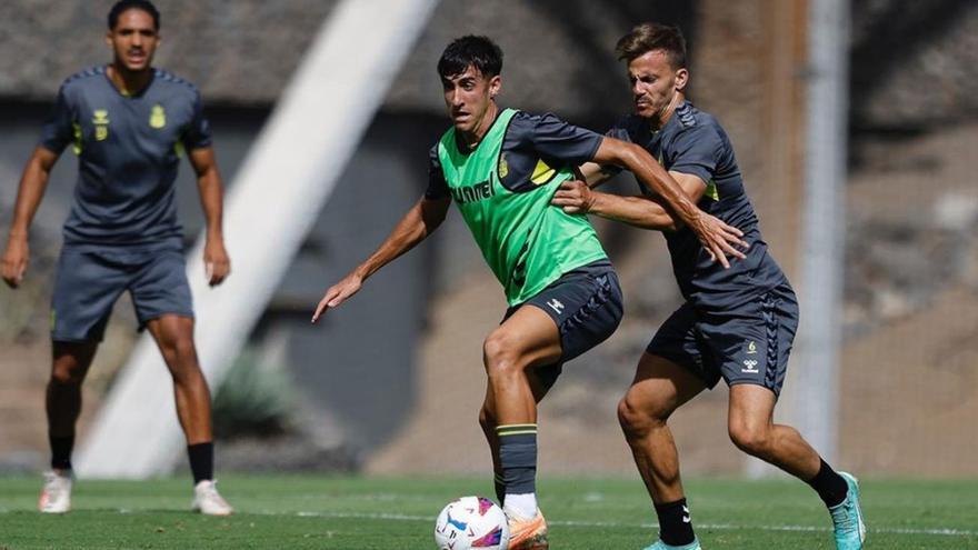 García Pimienta, un técnico de cantera, que no cuenta con ella en la UD Las Palmas