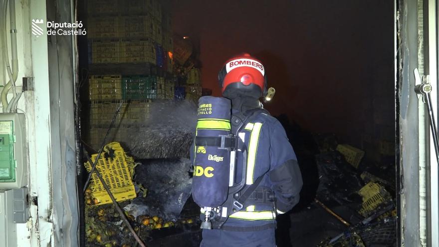 Incendio en una nave citrícola de Almassora