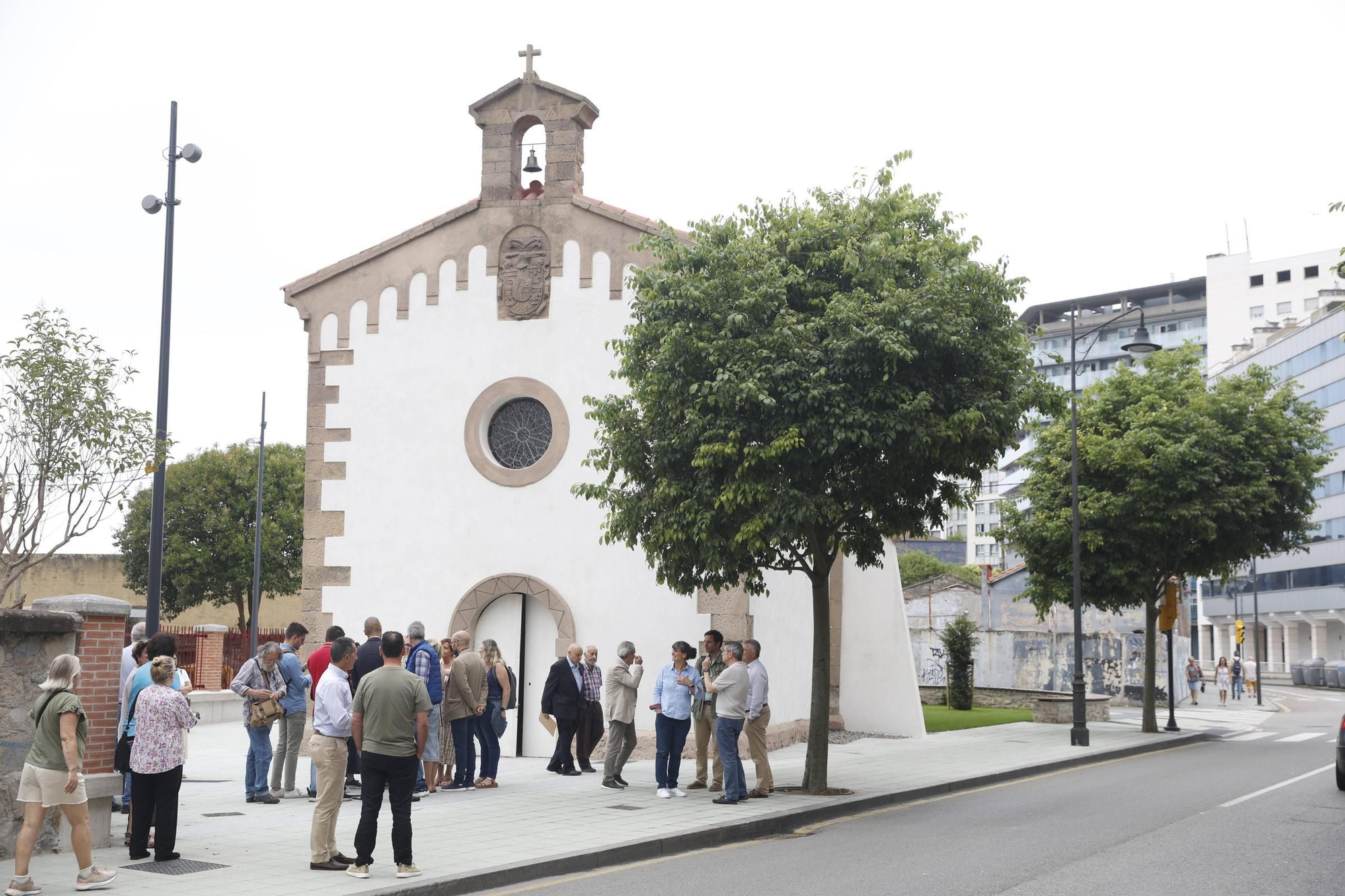 Gijón abre la puerta a Naval Azul desde esta nueva plaza en el corazón de El Natahoyo (en imágenes)