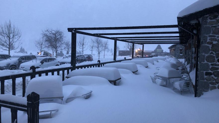 El Pirineo &#039;vuelve&#039; al invierno con medio metro de nieve y aire gélido