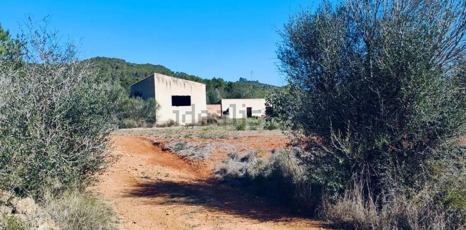 Una finca rústica para restaurar como un agroturismo por nueve millones de euros en Ibiza