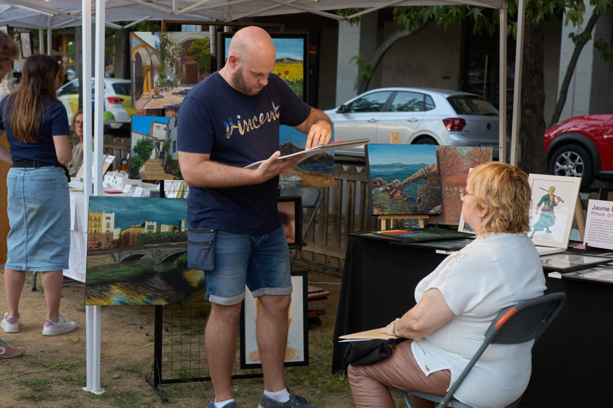 Fira La Mosquitera amb mostres d'artistes emergents, actuacions musicals i espectacles de màgia i foc.