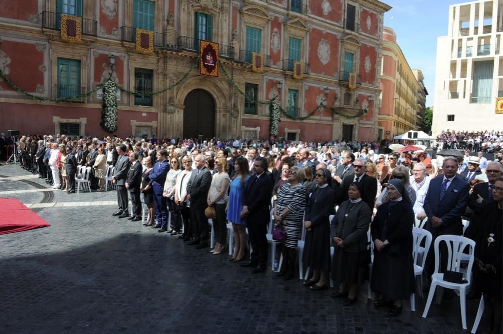 Coronación de la Virgen de la Soledad en la plaza Belluga