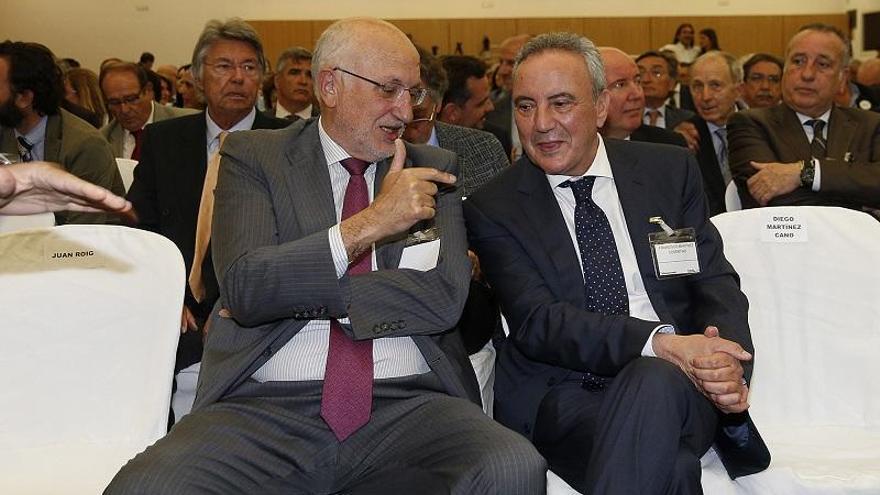 El presidente de Mercadona Juan Roig, junto al presidente del Grupo Cosentino, Francisco Martinez Cosentin, durante la inauguración de &quot;Encuentro por el Corredor Mediterráneo&quot;