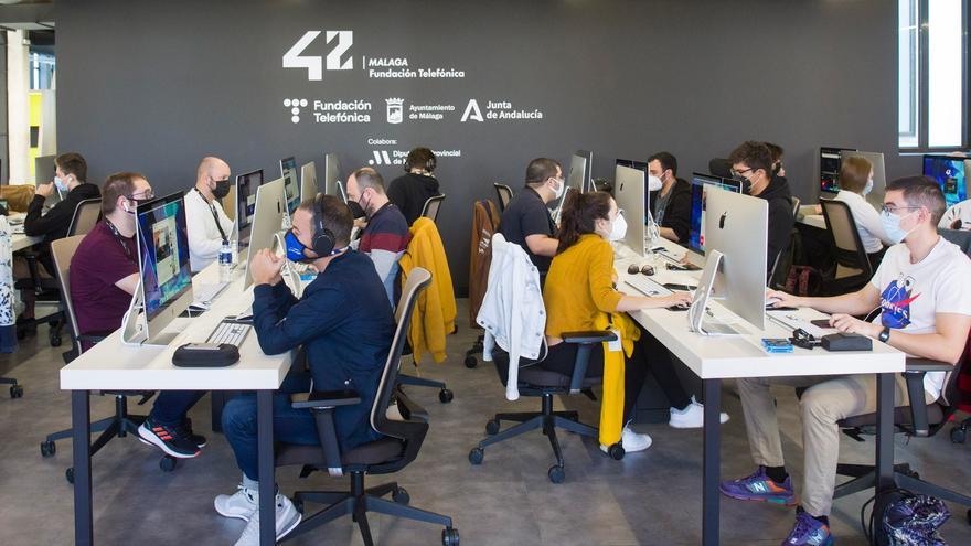 Algunos de los participantes en el campus '42 Málaga'.