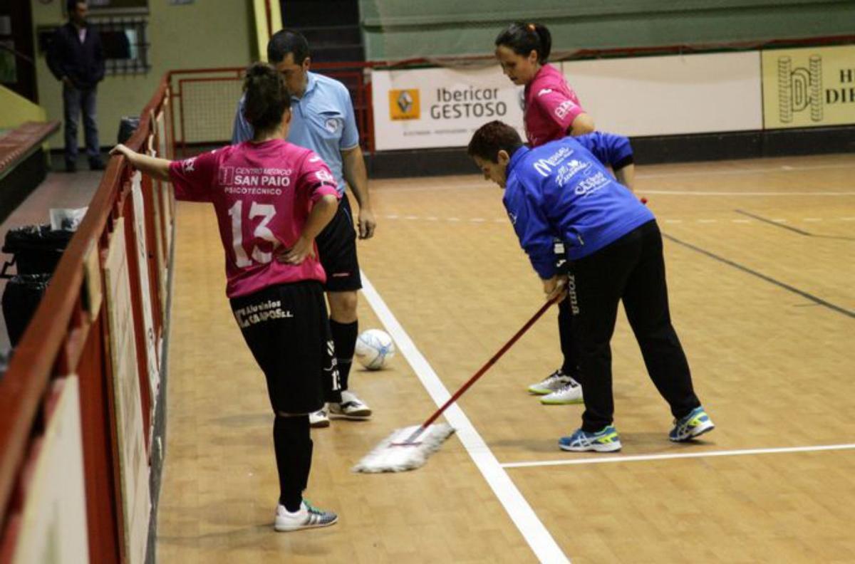 Secando goteras en el Coto Ferreiro. |  Bernabé