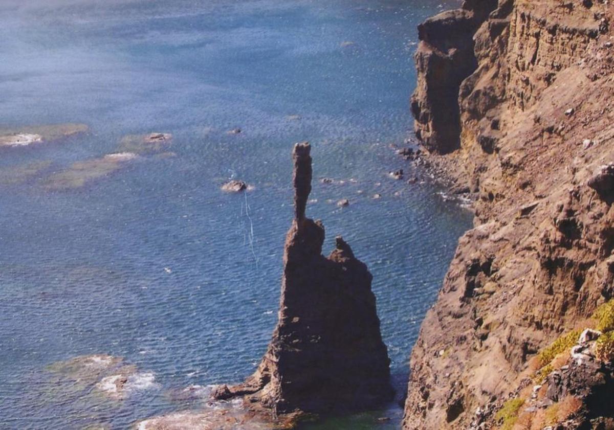 Las rachas de viento parten el Dedo de Dios y provocan apagones Las rachas de viento parten el Dedo de Dios y provocan apagones