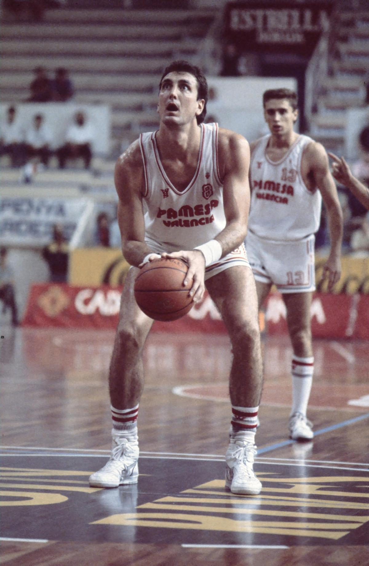 Branso, con la camiseta de Pamesa Valencia