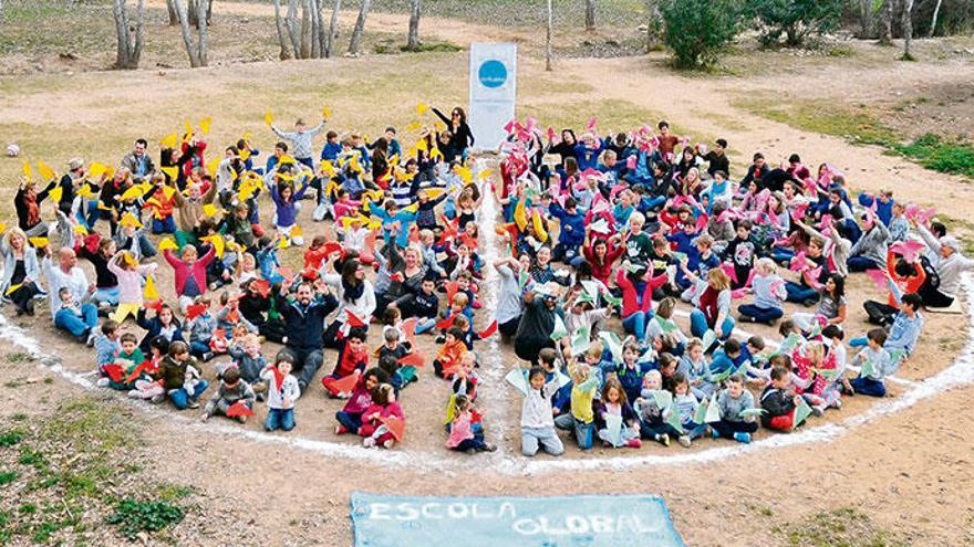 Ein Bild aus vergangenen Tagen: Weltfriedenstag 2016 an der Escola Global.