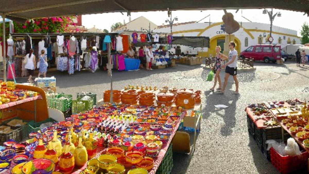 El Paseo Marítimo de Los Boliches acogerá el Mercado de Artesanía de Fuengirola.
