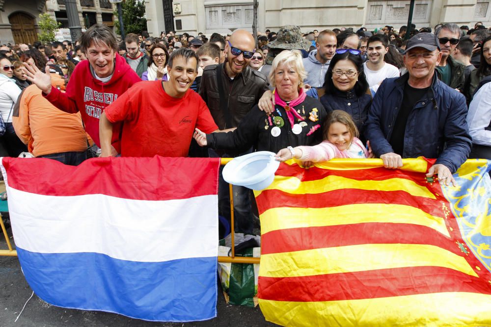 Búscate en la mascletà del 6 de marzo