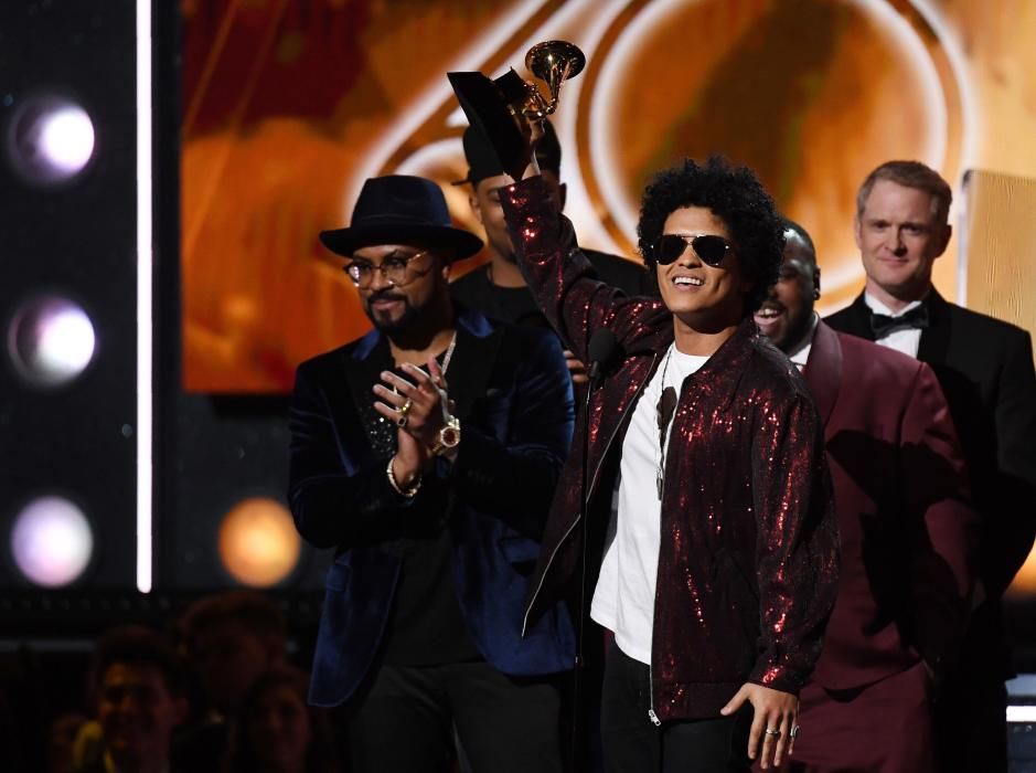 Bruno Mars triunfa en los premios Grammy 2018