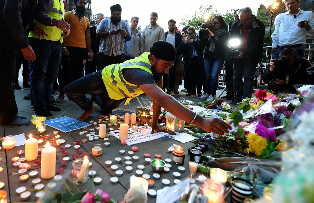 Homenaje a las víctimas de Mánchester