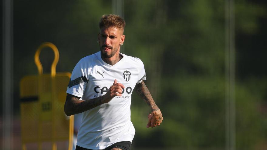 El Valencia CF inscribe a Samuel Lino y Samu Castillejo