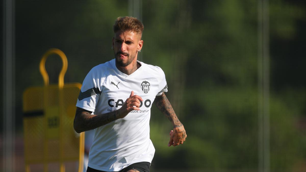 Samu Castillejo, durante un entrenamiento reciente.