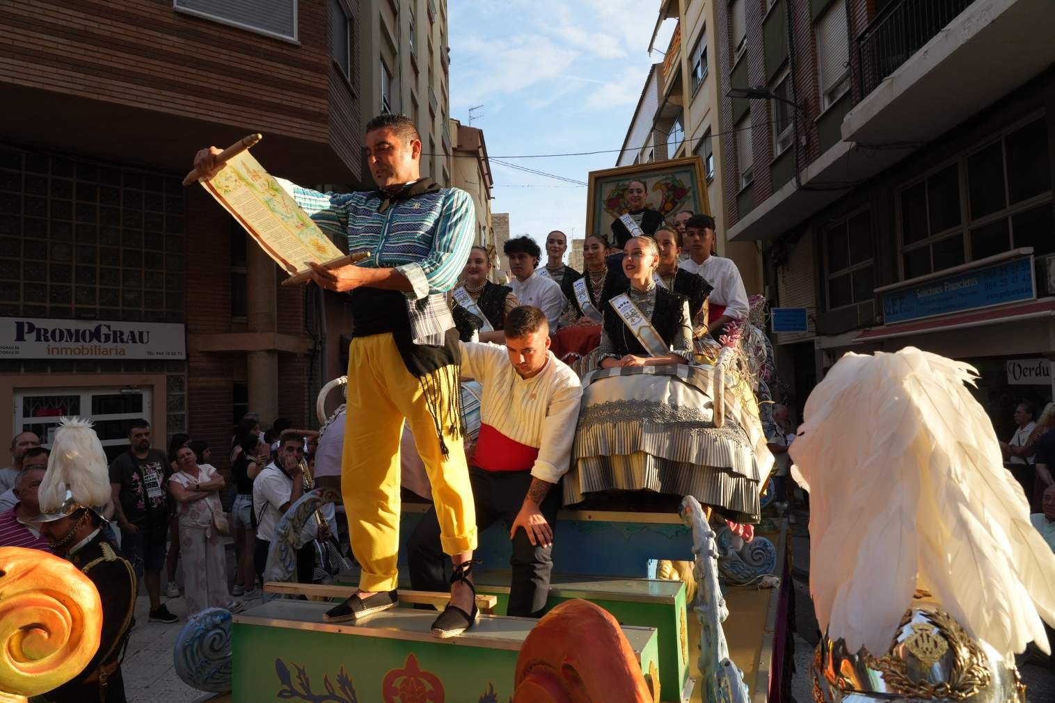 El Grau da inicio a las fiestas de Sant Pere con pólvora, bous y música