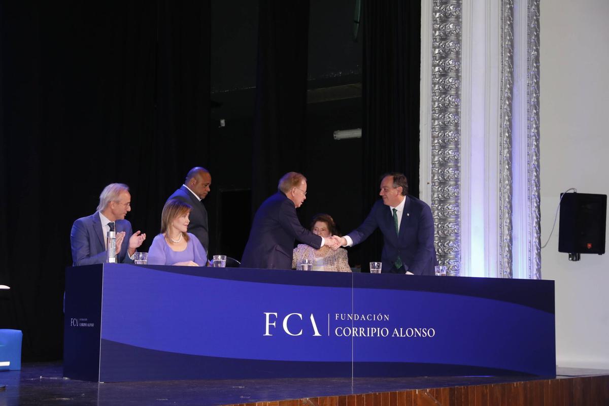 EN IMÁGENES: Presentación de la Fundación Corripio Alonso en el teatro Riera de Villaviciosa