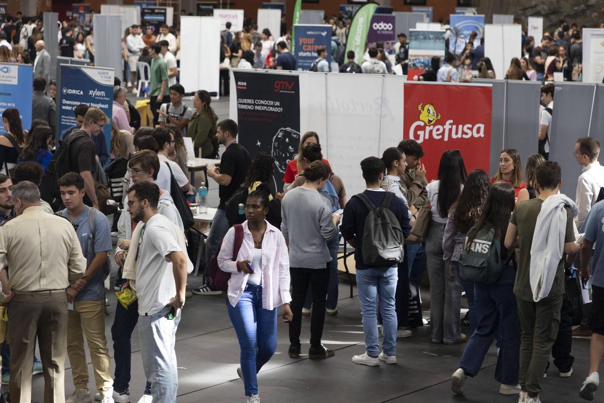 Encuentro entre estudiantes y empresas en la UPV