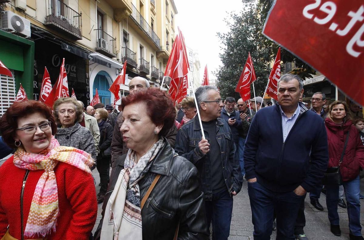 Unas 5.000 personas defienden en la calle la subida de las pensiones públicas