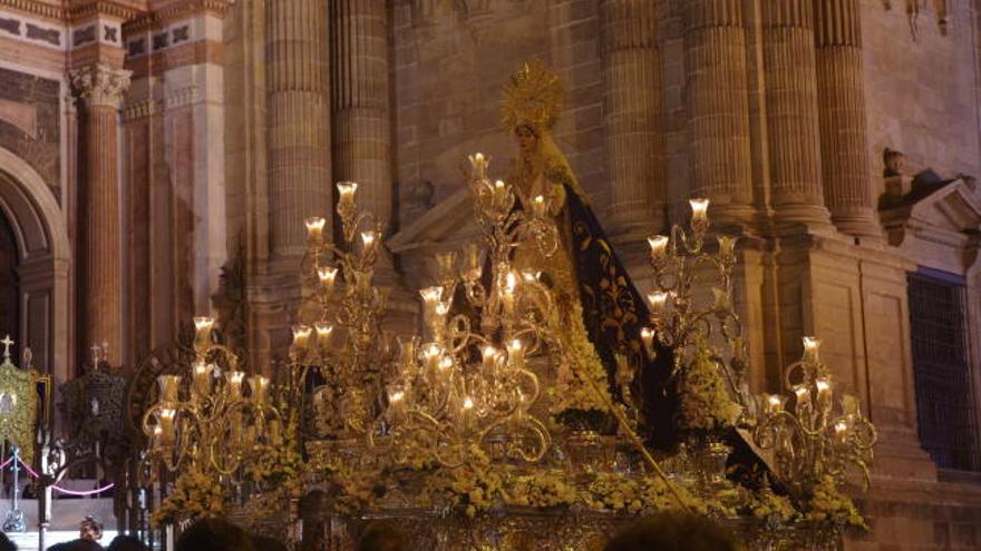 La Reina de los Cielos cerró el acto litúrgico de la plaza del Obispo.