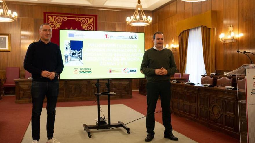 Emilio Fernández y Francisco José Requejo, antes de la rueda de prensa. |