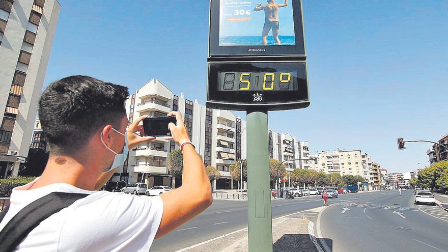 El Ayuntamiento ve incongruente que se exija la misma temperatura de aire acondicionado en Córdoba que en otras ciudades más frías