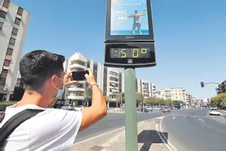 El Ayuntamiento ve incongruente que se exija la misma temperatura de aire acondicionado en Córdoba que en otras ciudades más frías