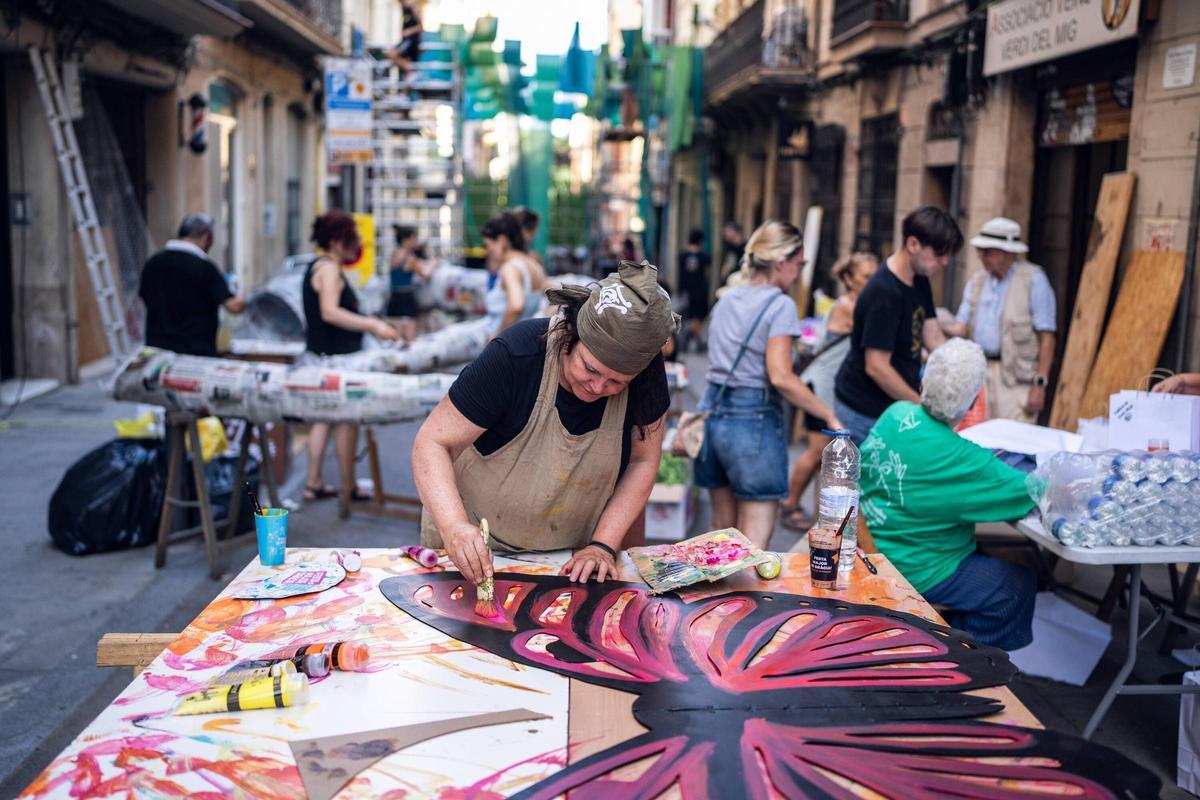 Gràcia prepara las calles para sus fiestas