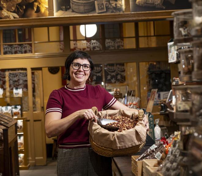 Casa Gispert, la botiga centenària que exporta fruita seca a Europa