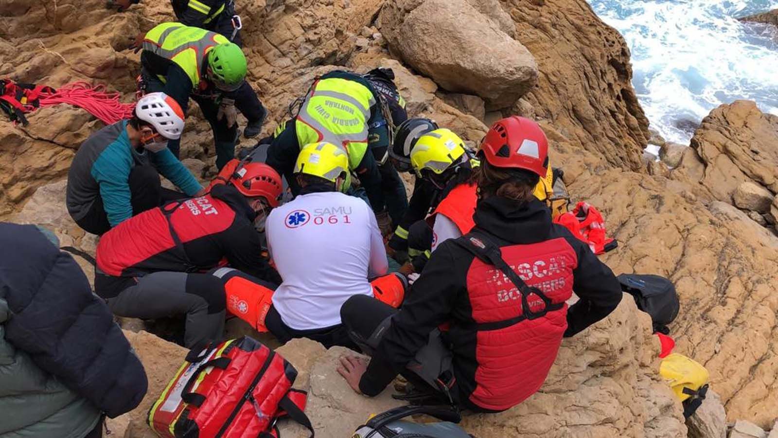 Rescatado en helicóptero un escalador que cayó desde ocho metros en Ibiza