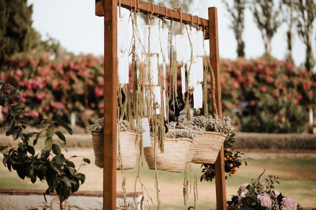 Boda de Meritxell Soler, corte de honor 2018, y el delegado del Joventut de Badalona, Adrià Delgado