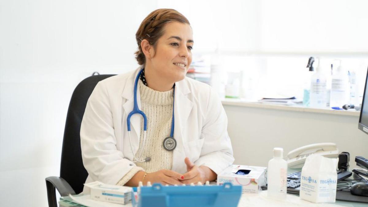 Silvia Martínez, especialista en su consulta de Vila Parc. | GRUPO POLICLINICA