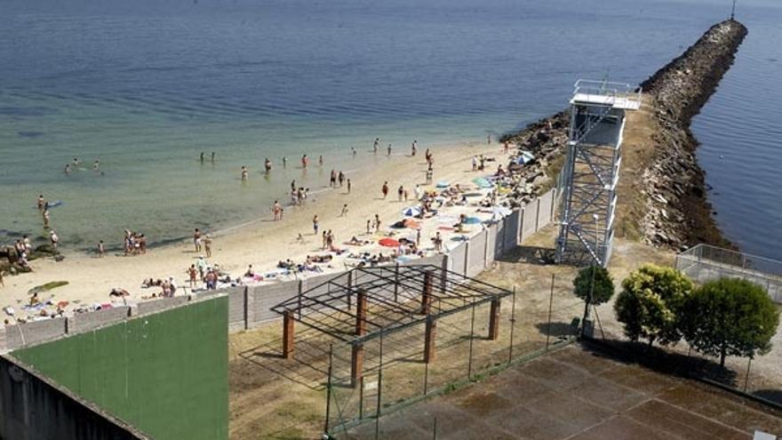 La playa de A Punta, en el litoral de A Guía, es frecuentada todos los veranos por centenares de bañistas.