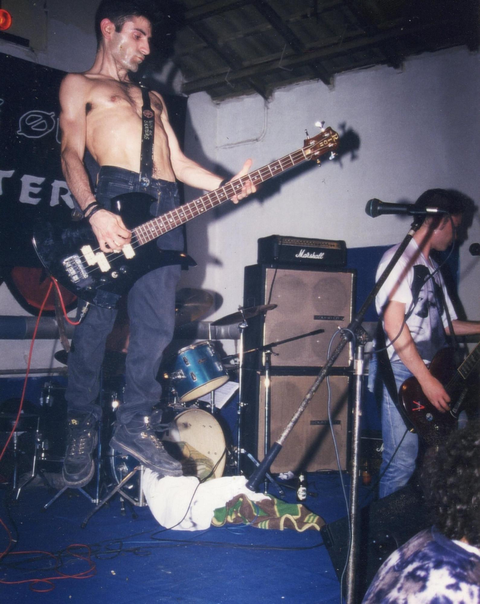 Wipe out skaters, en un concierto impulsado por Runaway, en el 95