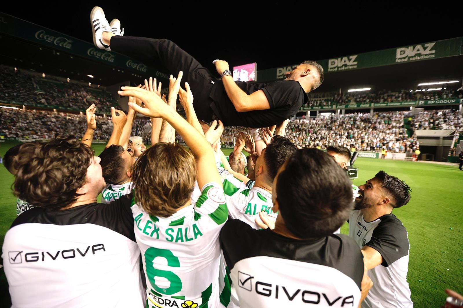 El Córdoba CF vuelve a Segunda / Las mejores imágenes de una noche para la historia